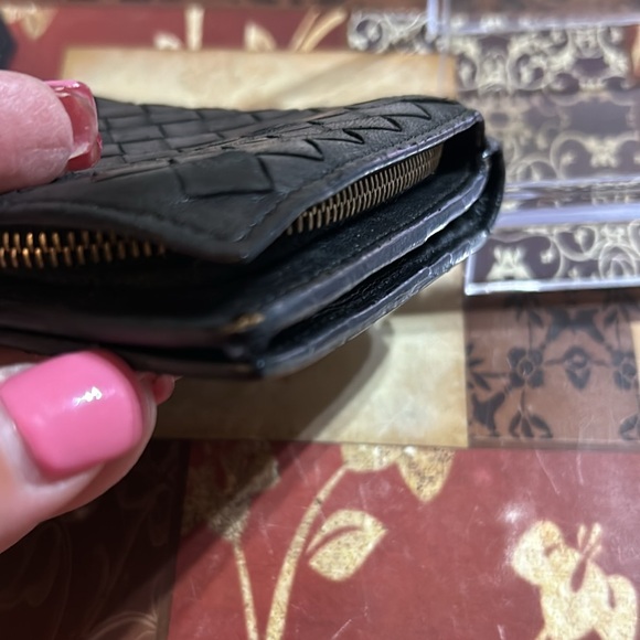 Bottega Veneta Intrecciato Leather Black Bifold Wallet - Picture 5 of 16